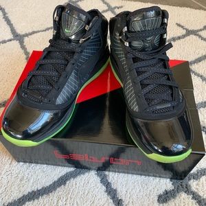 Nike Air Max LeBron VII Black/Mean Green